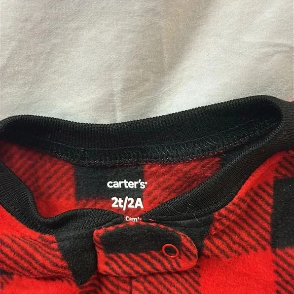Carter's - NWT - long sleeve footed fleece sleeper/pajamas. Size 2T - Picture 3 of 5